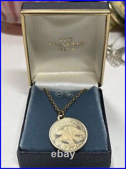 500 Fine 12k Yellow Gold Bicentennial Council 13 Original States Coin Pendant