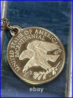 500 Fine 12k Yellow Gold Bicentennial Council 13 Original States Coin Pendant